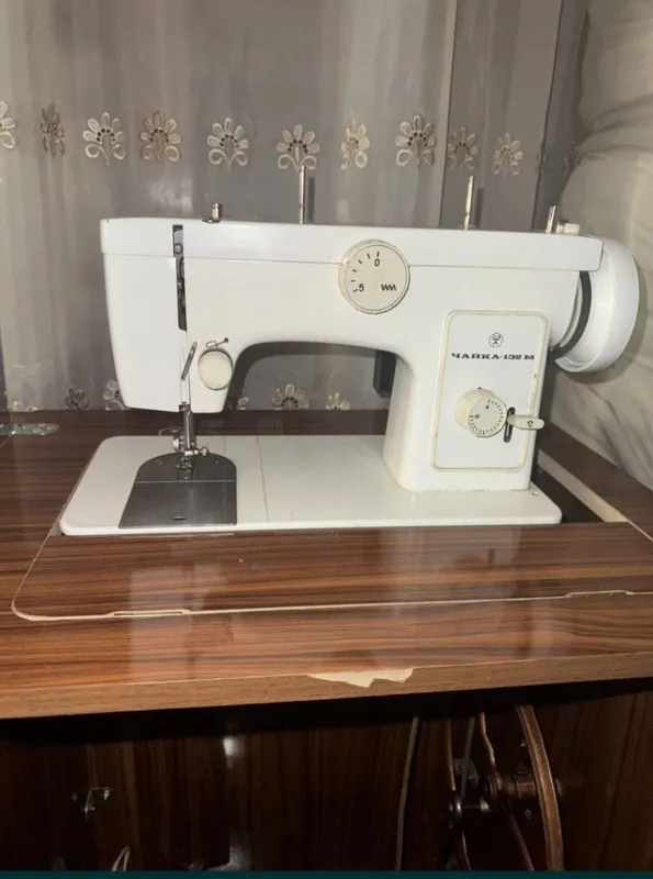 Швейная машина Чайка (Продается вместе с тумбой) 1 Швейная машина Чайка (Продается вместе с тумбой) 1