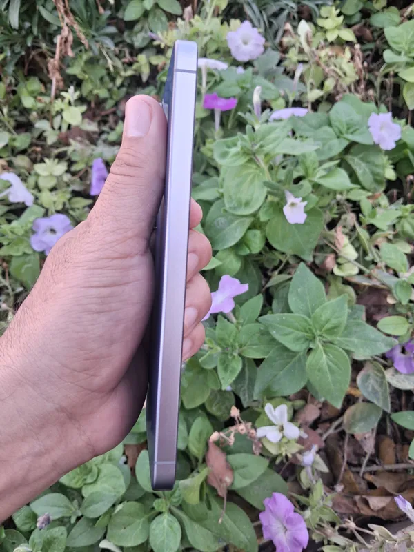Samsung S25 FE 4