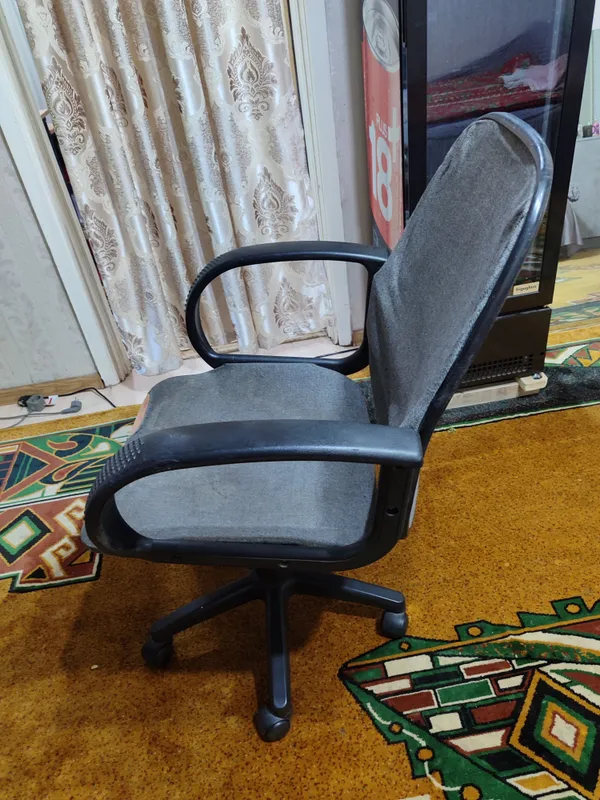Ofis kreslosi 3