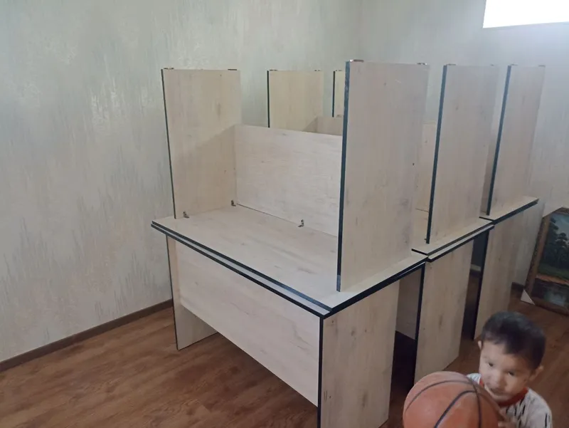 Парта и стул, 10 комплектов 1 Парта и стул, 10 комплектов 1