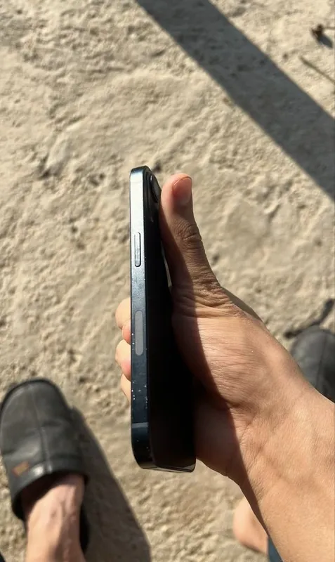 Продаётся iPhone 13. 6