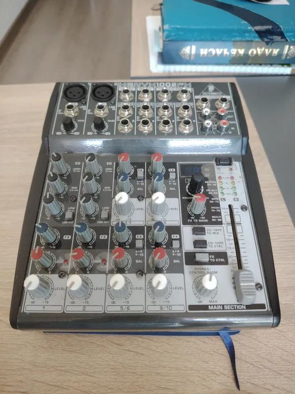 Pult Zvukovoy, BEHRINJER XENYX 1002FX 3