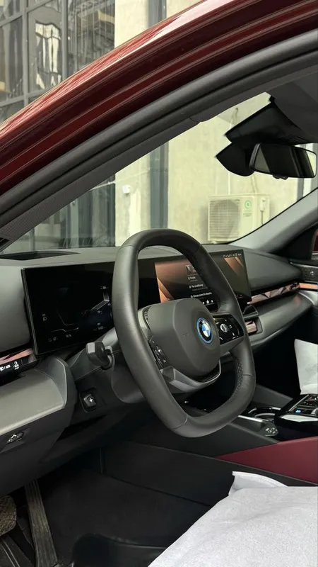 Bmw i5 35L full 2025 — фото 2