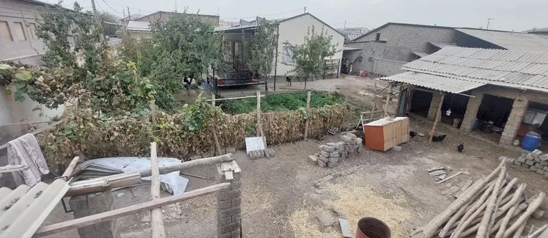 Yer sotiladi maydoni 2 sotix 2