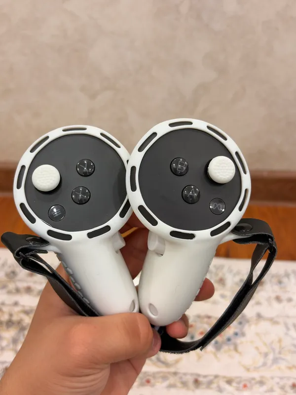 Meta Quest 3S 128 ГБ в идеальном состоянии + чехол 4 Meta Quest 3S 128 ГБ в идеальном состоянии + чехол 4