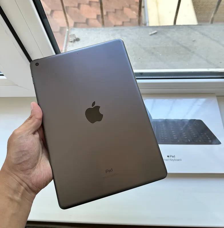 iPad 9 Gray 64GB +Smart Keyboard iPad 9 Gray 64GB +Smart Keyboard