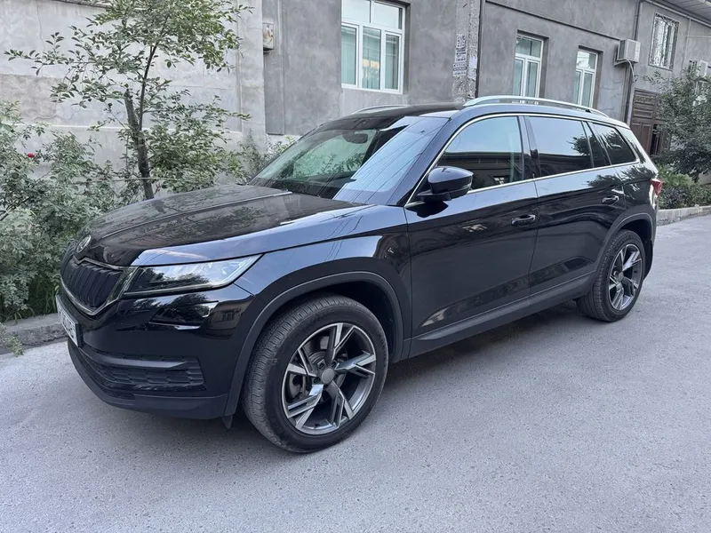 Продам свой автомобиль Skoda Kodiaq в отличном состоянии — фото 1