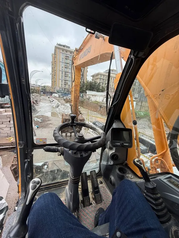 Продается экскаватор Hyundai 210 3