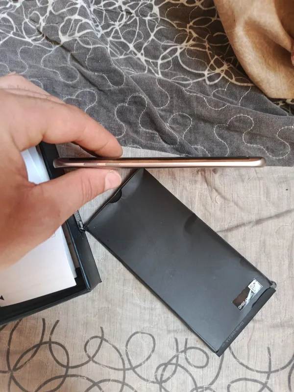 Продам телефон Samsung s7 экран разбитый 4 Продам телефон Samsung s7 экран разбитый 4