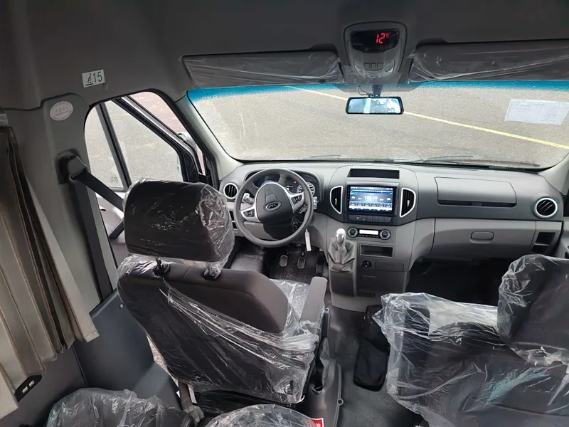 Jac Sanre yangi microavtobus 1 Jac Sanre yangi microavtobus 1