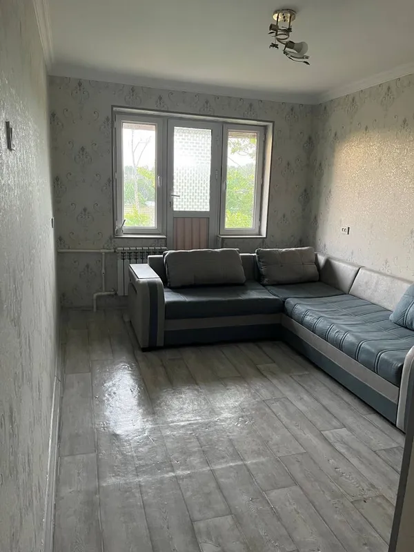 Продается 1 комнатная квартира во 2 микрорайоне — фото 2