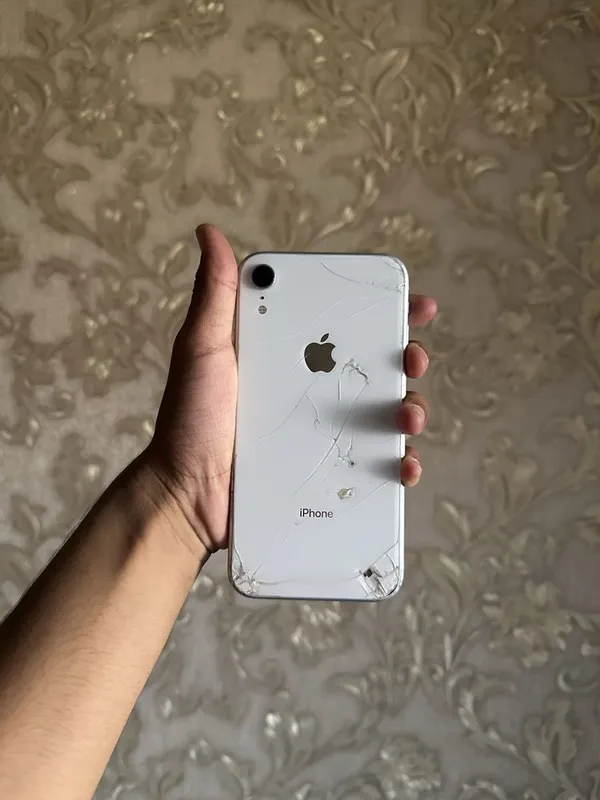 Srochno Iphone Xr sotiladi 2 Srochno Iphone Xr sotiladi 2