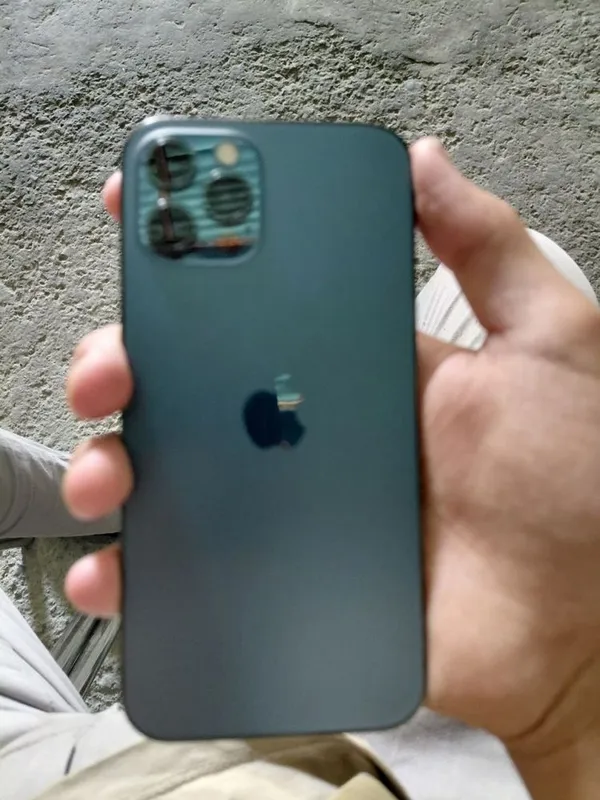 Iphone 12pro sotiladi 1