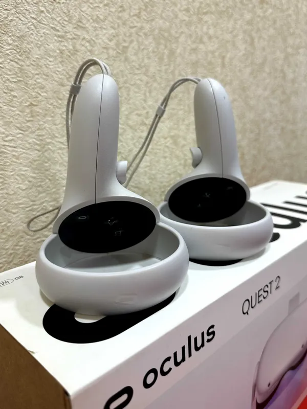 VR Шлем Oculus Quest 2 в Хорошем Состоянии + Ремешок 128 GB Памяти — фото 1 VR Шлем Oculus Quest 2 в Хорошем Состоянии + Ремешок 128 GB Памяти — фото 1