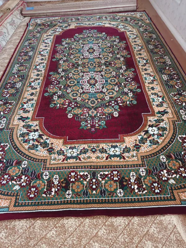 Deyarli yangi gilam, o‘lchami 3:5 1