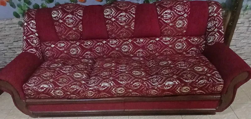 Katta divan myaxki sotiladi xolati zur pastki qismi shkafchalik 1 Katta divan myaxki sotiladi xolati zur pastki qismi shkafchalik 1