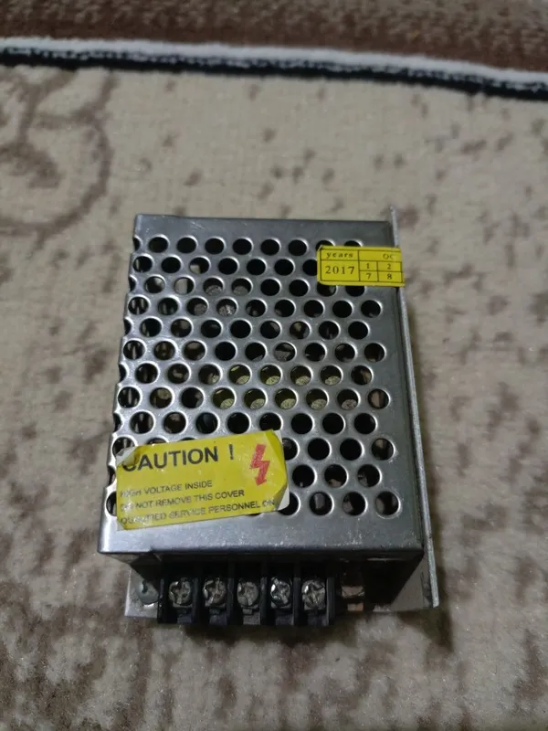 Blok pitaniya kamera