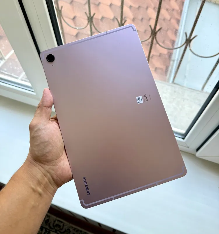 Samsung Galaxy Tab S9 FE 128GB 1