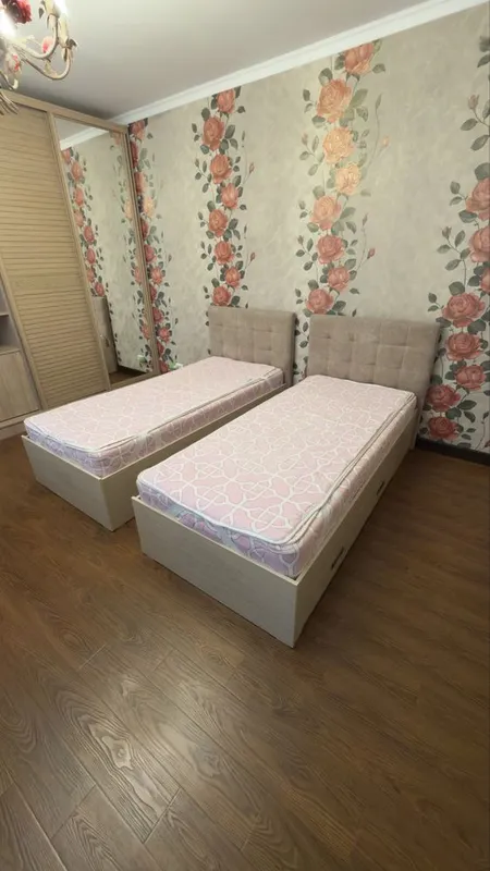 Кровать, две односпальные.