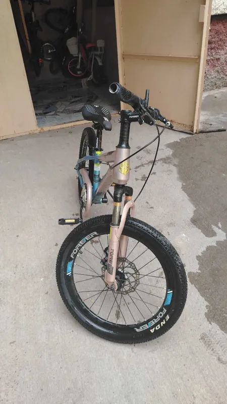 Velosiped holati yaxshi, aybi yo'q.