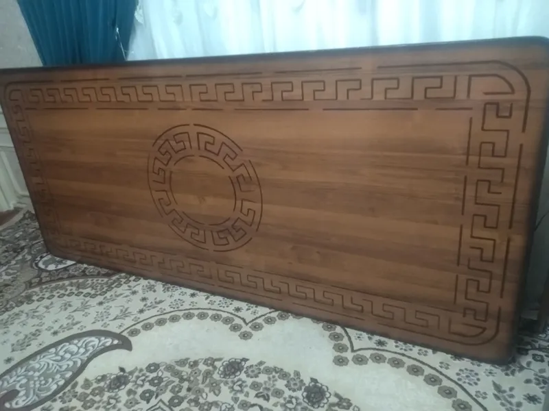 стол сотилади ..