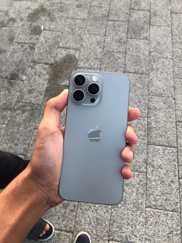 iPhone 15 Pro Max 1