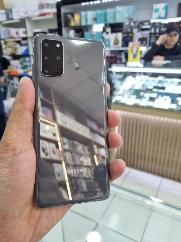 Samsung S 20 plus 5 G 1