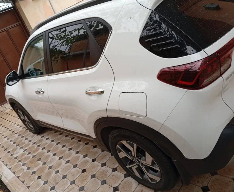 Kia sonet prestige 4 Kia sonet prestige 4