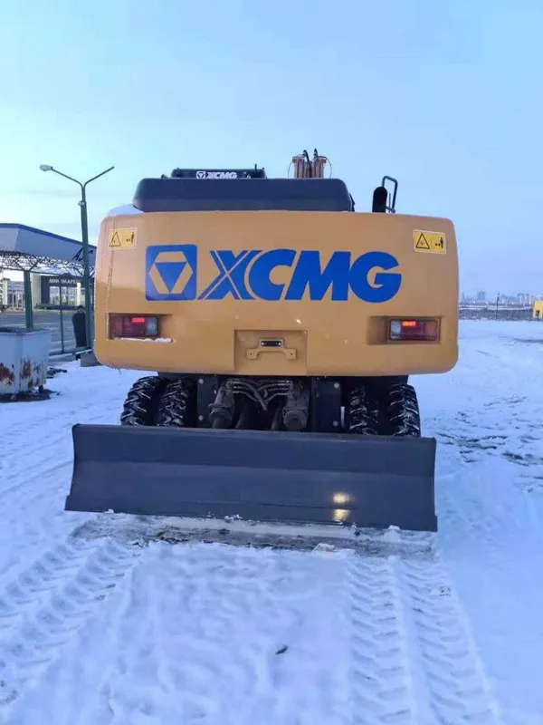 XCMG XE210WD — это более мощный и тяжелый колесный экскаватор 1 куб — фото 2