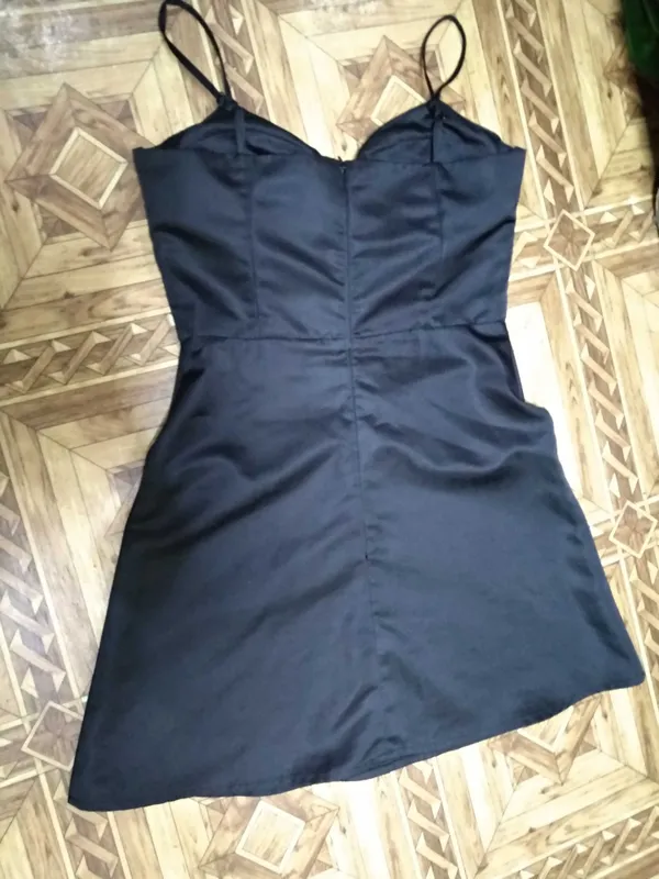 Чёрное короткое платье 3