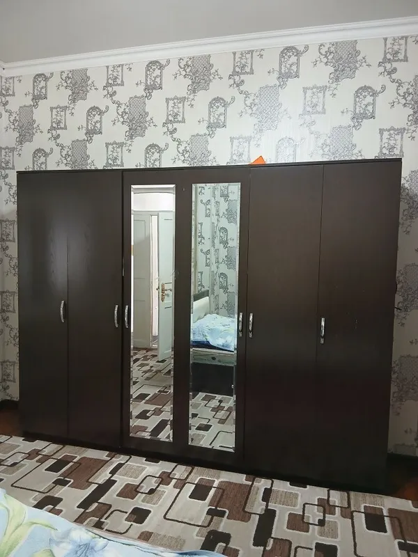 Шкаф,кровать, письменный стол сотилади