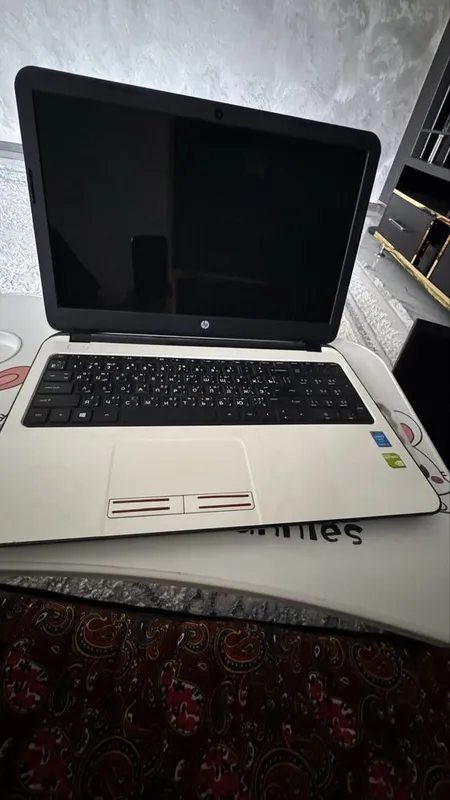 Срочно продам ноутбук HP 15 белый 3 Срочно продам ноутбук HP 15 белый 3