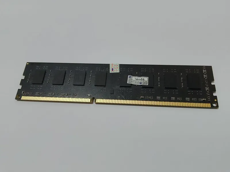 4GB RAM DDR3 uchun.