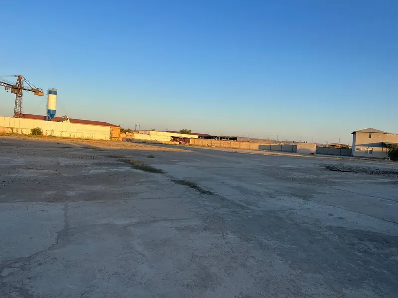 Sotiladi 1gektar yer Navoi shaxar oriyentir vokzal — фото 3