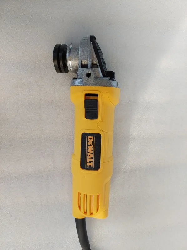 Болгарка DEWALT 125 мм с регулировкой. 2 Болгарка DEWALT 125 мм с регулировкой. 2