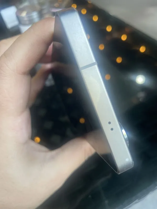 Samsung Galaxy S25 Ultra 4