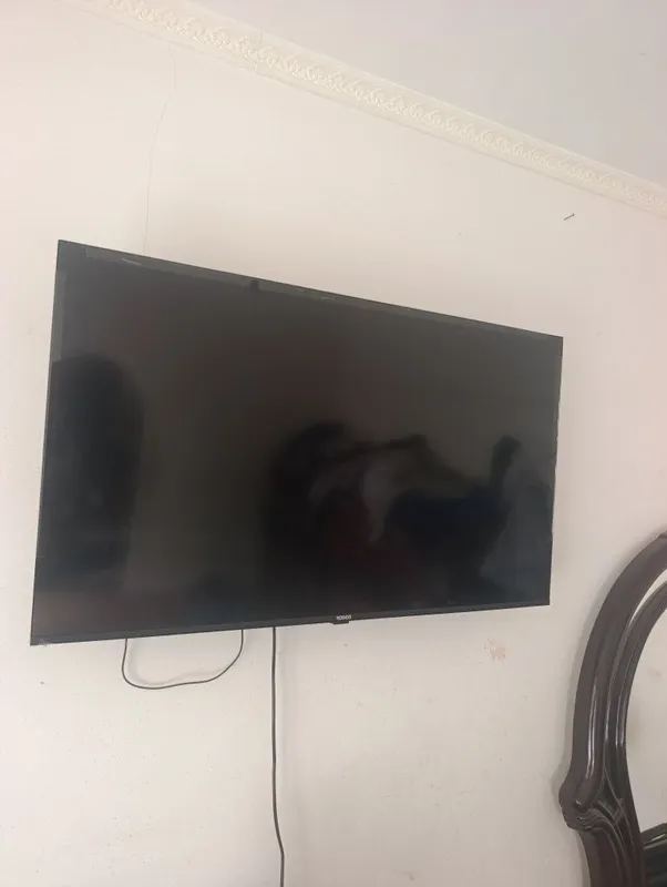 Roison tilivizor Led tv re 43 340 bl smart — фото 1