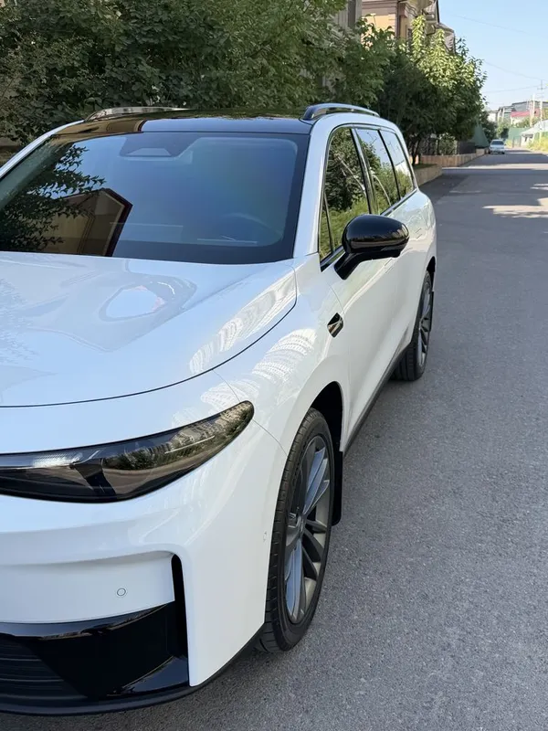 Автомобиль Леапмотор С 16 1 Автомобиль Леапмотор С 16 1