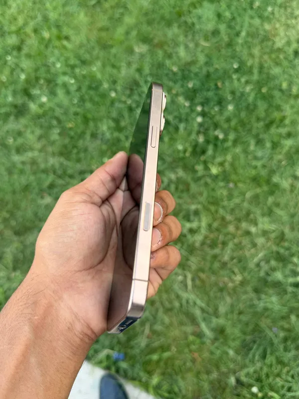 iPhone 16 pro max 5