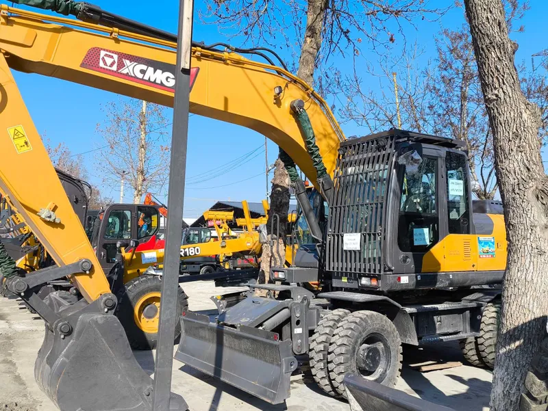 XCMG XE210WD 1 кубовый колесный экскаватор, один из самых мощных — фото 1