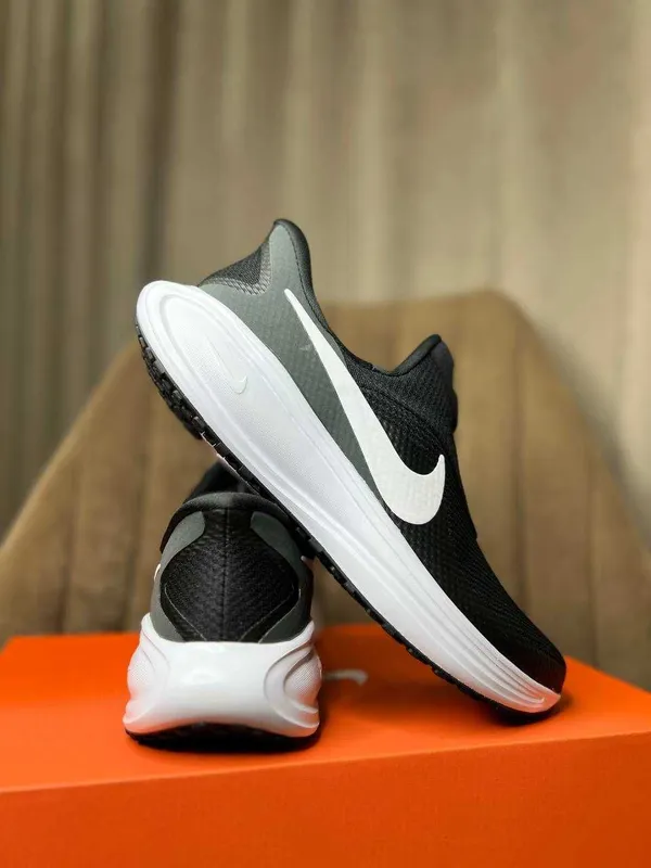 Nike REVOLUTION 8 мужские кроссовки на лето РАЗМЕР 39,40,42,43 2
