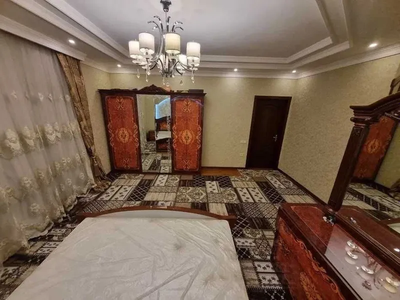 Сдам в аренду 4 комнатную квартиру на 4 квартале Юнусабадского района — фото 1
