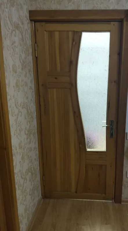 Продам двери натуральная дерево 3
