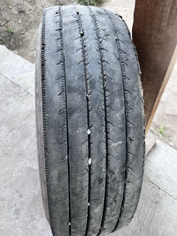 315/70R22.5 LONGMARCH balon 2 ta jup holati yaxshi tishlari 20 30 % 1 315/70R22.5 LONGMARCH balon 2 ta jup holati yaxshi tishlari 20 30 % 1