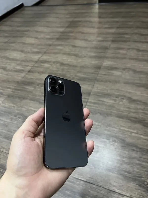 Iphone 12 pro max 1
