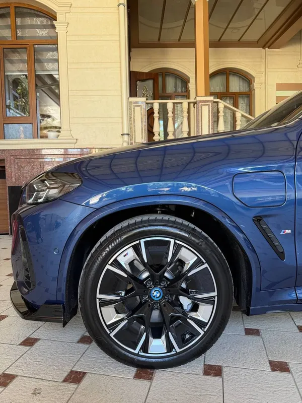 BMW IX3 M paket srochna
