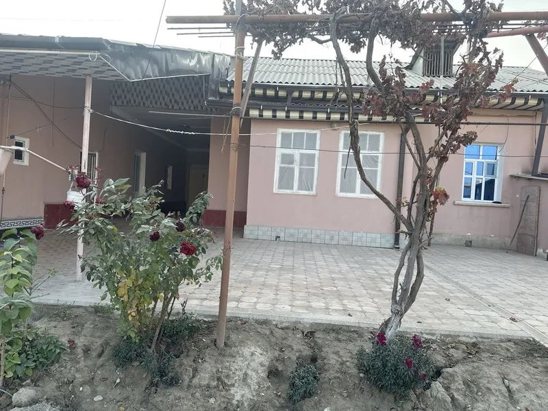 Uy sotiladi,xovli ,holati zur,5 sotok ,narxi kelishiladi — фото 5 Uy sotiladi,xovli ,holati zur,5 sotok ,narxi kelishiladi — фото 5