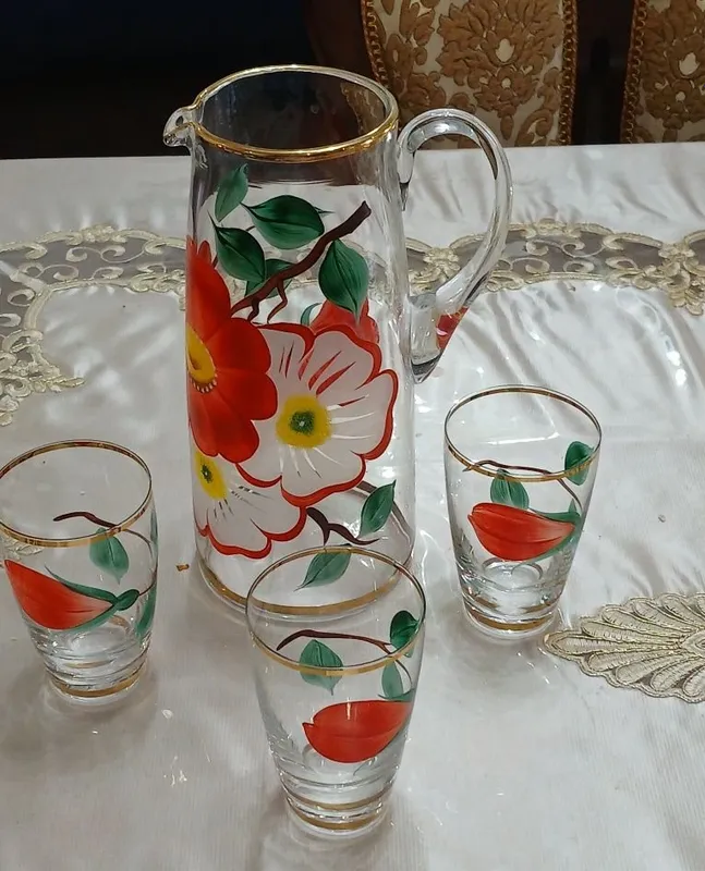 Qo‘lda bezatilgan grafin va 3 ta bokal 2