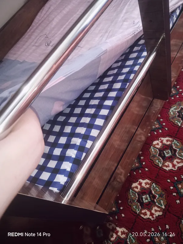2qavatli karovot sotiladi.Matrasi bilan