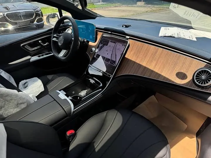 Mercedes Benz EQE 500 4Matic 2025 Tayyor V Nalichii 6 Mercedes Benz EQE 500 4Matic 2025 Tayyor V Nalichii 6
